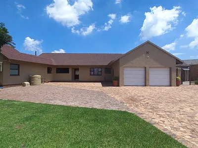5 Bedroom House For Sale in Boksburg - ASjD.webp
