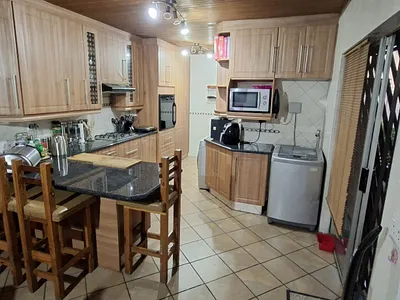 3 Bedroom House For Sale in Germiston - GC5z.webp