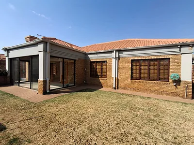3 Bedroom House For Sale in Brakpan - eIt2.webp