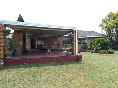 5 Bedroom House For Sale in Germiston - eH3s.webp