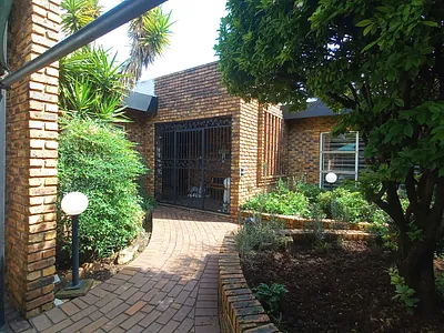 3 Bedroom House For Sale in Boksburg - 7baL.webp