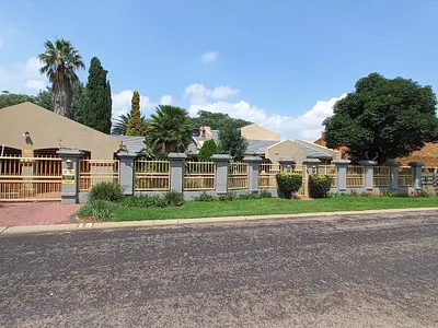 4 Bedroom House For Sale in Boksburg - lhBr.webp