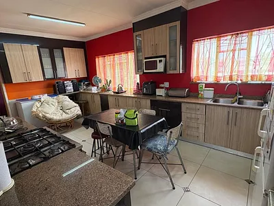 7 Bedroom House For Sale in Benoni - CdNe.webp