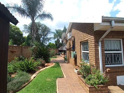 4 Bedroom House For Sale in Boksburg - 1uHY.webp
