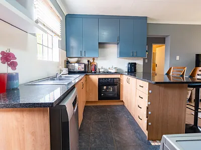 2 Bedroom Townhouse For Sale in Roodepoort - tekY.webp