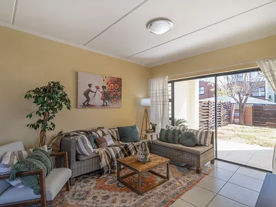 3 Bedroom Apartment For Sale in Edenvale - 8Q79.webp