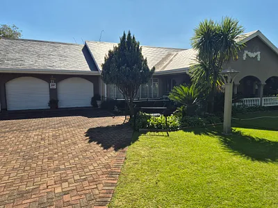 4 Bedroom House For Sale in Stilfontein - JwTz.webp