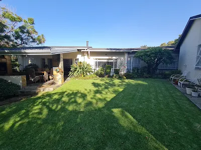 6 Bedroom House For Sale in Randburg - yPDe.webp