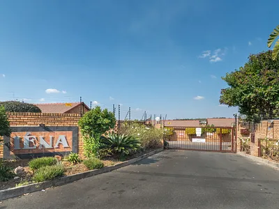 3 Bedroom House For Sale in Randburg - CaUa.webp