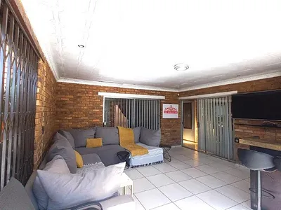 4 Bedroom House For Sale in Boksburg - img