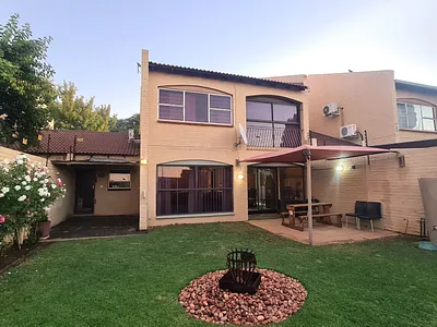 3 Bedroom Townhouse For Sale in Welkom - 0EXg.webp