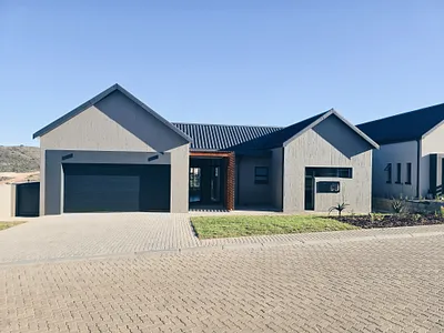 5 Bedroom House For Sale in Hartenbos - cGvv.webp