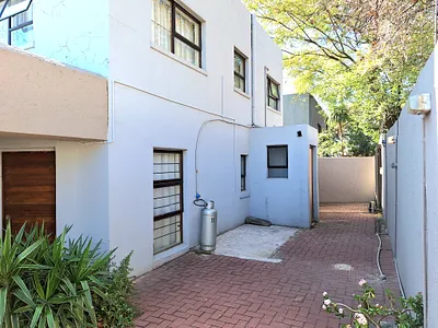 2 Bedroom House For Sale in Johannesburg - dRMK.webp