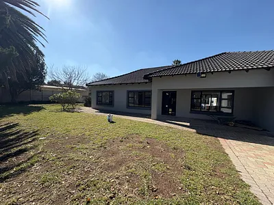 4 Bedroom House For Sale in Welkom - J9v6.webp