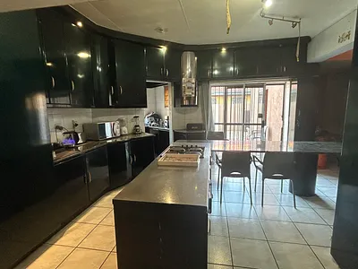 5 Bedroom House For Sale in Benoni - lSJ8.webp