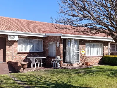 2 Bedroom Townhouse For Sale in Vredefort - nONB.webp