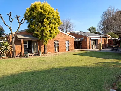 5 Bedroom House For Sale in Springs - QUeT.webp