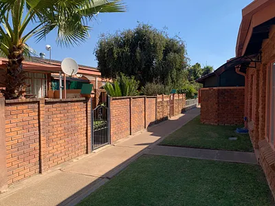 2 Bedroom Townhouse For Sale in Pretoria - NBeA.webp