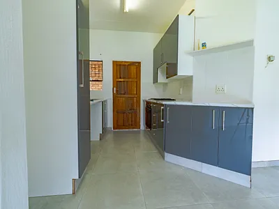 2 Bedroom Apartment To Rent in Allen's Nek, Roodepoort - img