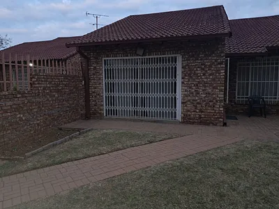 3 Bedroom Townhouse For Sale in Welkom - B5zx.webp