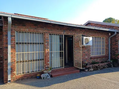2 Bedroom Townhouse For Sale in Parys - 1WKR.webp