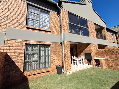 2 Bedroom Apartment For Sale in Boksburg - cdnT.webp