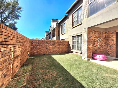 2 Bedroom Apartment For Sale in Boksburg - img