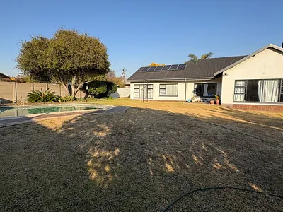 4 Bedroom House For Sale in Benoni - vf74.webp