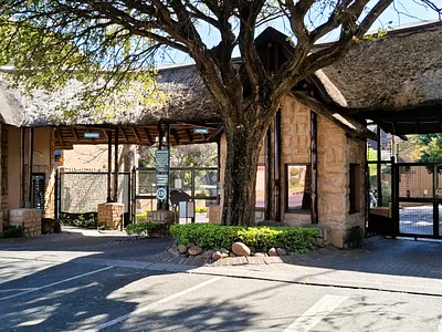 1 Bedroom Apartment To Rent in Sandton - img