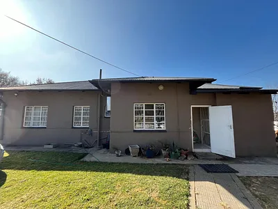 3 Bedroom House For Sale in Kroonstad - pBH9.webp