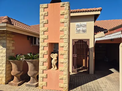 2 Bedroom Townhouse To Rent in Klerksdorp - hDuA.webp