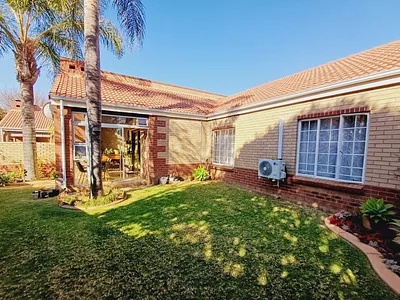 3 Bedroom Townhouse To Rent in Pretoria - R4WG.webp