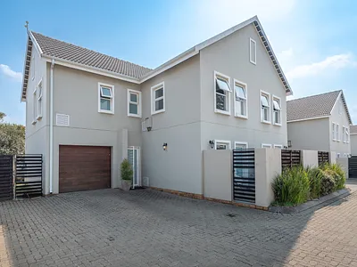 3 Bedroom Apartment For Sale in Sandton - img