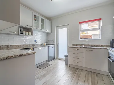 3 Bedroom Apartment For Sale in Sandton - ugGe.webp