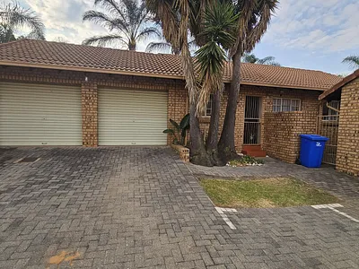 2 Bedroom Townhouse To Rent in Pretoria - img