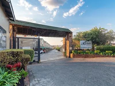2 Bedroom Apartment For Sale in Randburg - img