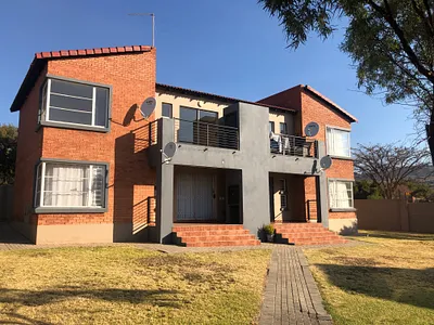 2 Bedroom Apartment For Sale in Roodepoort - fSZP.webp