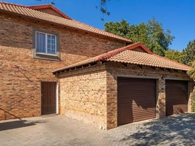 3 Bedroom Apartment For Sale in Pretoria - img