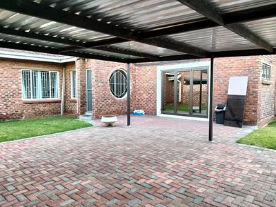 3 Bedroom Townhouse To Rent in Welkom - XJ3m.webp