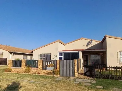 3 Bedroom Townhouse For Sale in Germiston - img