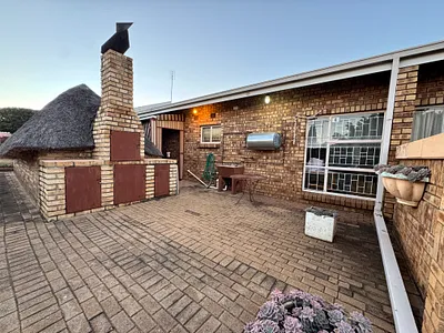 2 Bedroom Townhouse For Sale in Klerksdorp - img