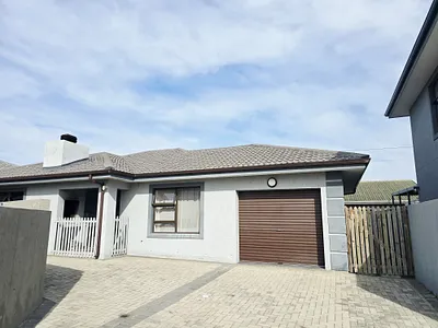 3 Bedroom Townhouse For Sale in Mossel Bay - img