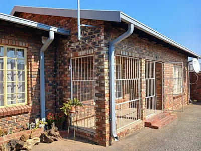 2 Bedroom Townhouse For Sale in Parys - img