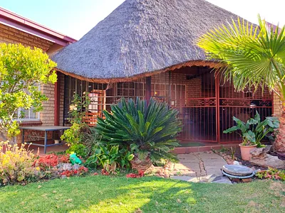 3 Bedroom Townhouse For Sale in Klerksdorp - ctlM.webp