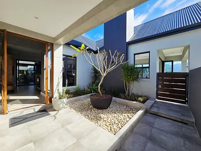 4 Bedroom House For Sale in George - MhID.webp
