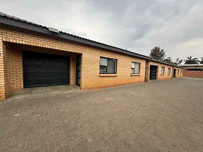 2 Bedroom Townhouse To Rent in Klerksdorp - bmYo.webp