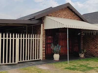 2 Bedroom House For Sale in Parys - Q9Fp.webp