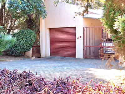 3 Bedroom House For Sale in Randburg - 5eTU.webp