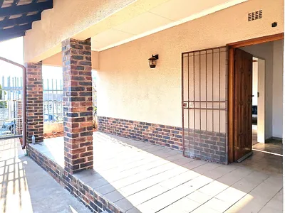 4 Bedroom House To Rent in Johannesburg - tI99.webp