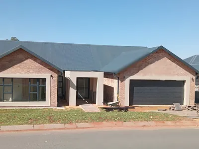 3 Bedroom Townhouse For Sale in Parys - S3Cq.webp